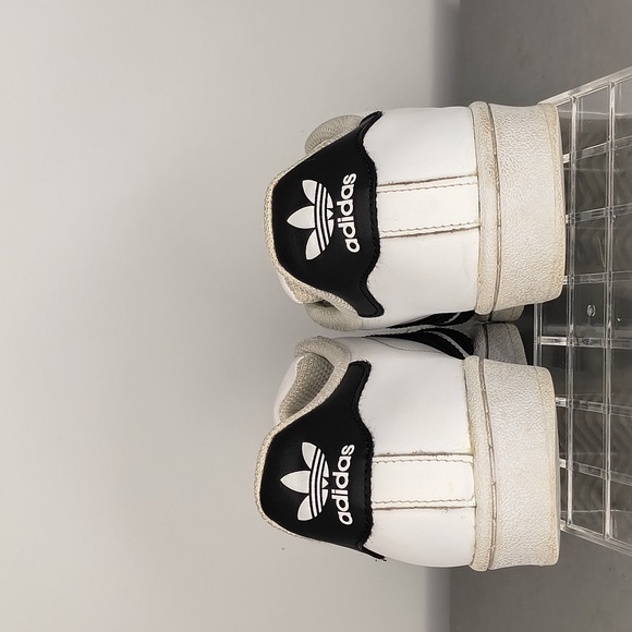 Women's Adidas Superstar White and Black Sneakers SZ 6.5 - Picture 4 of 9